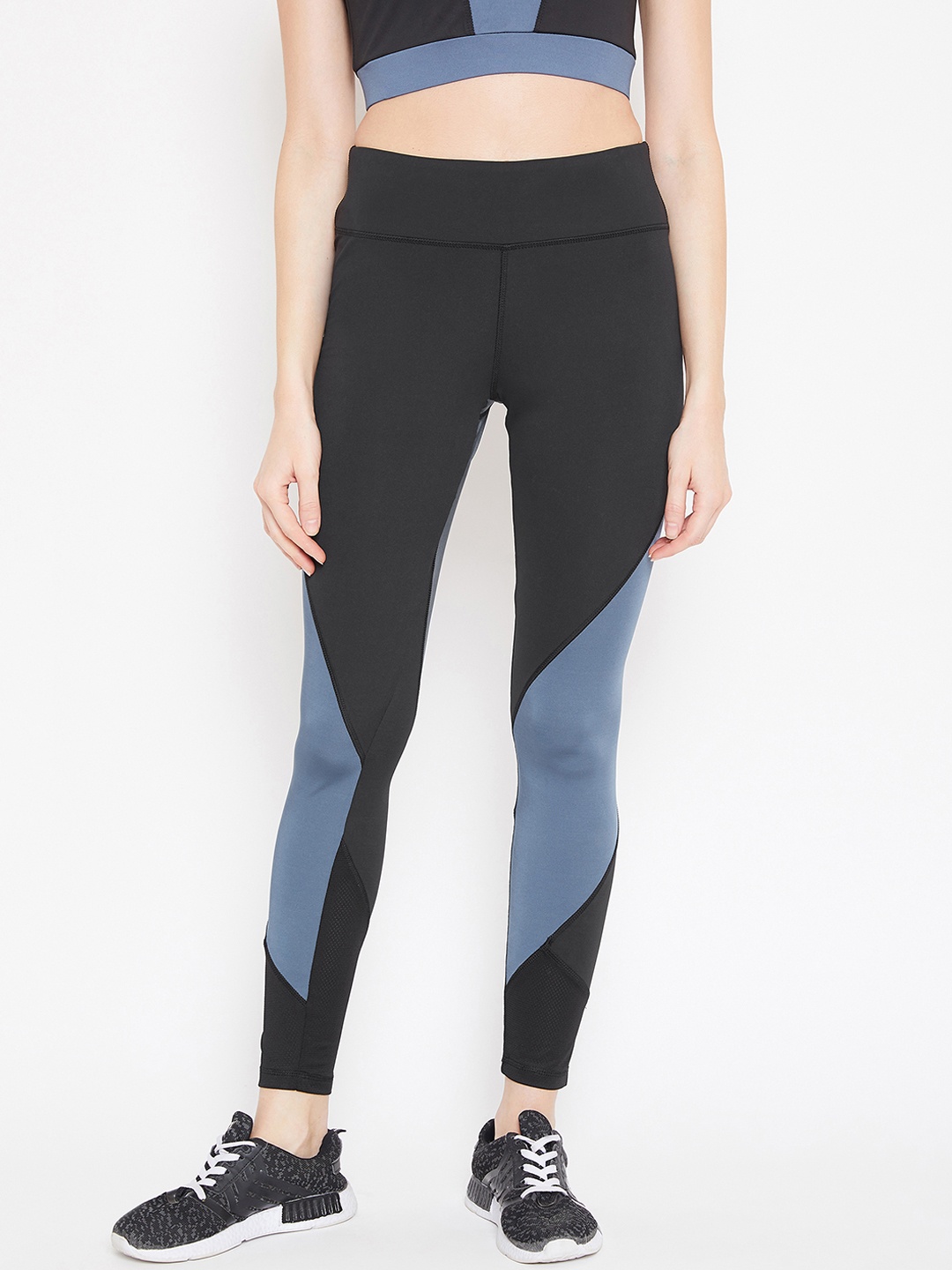 

PERFKT-U Women Black & Blue Colourblocked Slim-Fit Track Pants