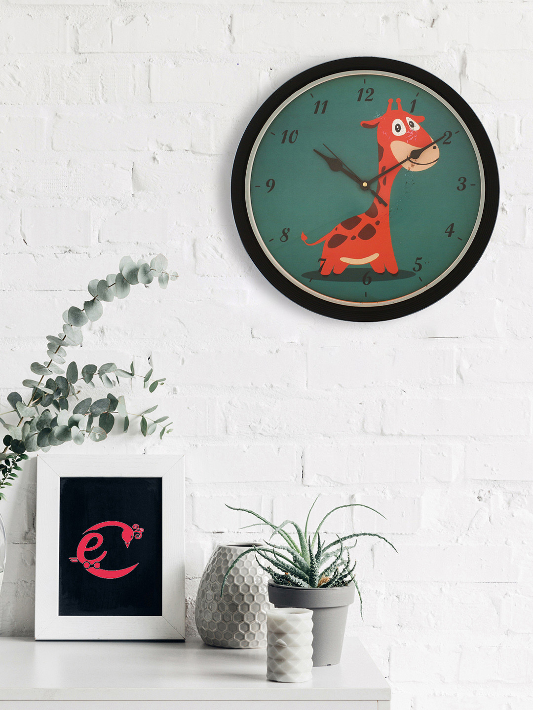 

eCraftIndia Green & Red Round Printed 31 cm Analogue Wall Clock