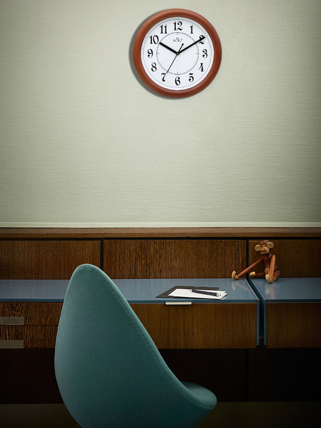 

Horo White Handcrafted Round Solid 28 cm Analogue Wall Clock