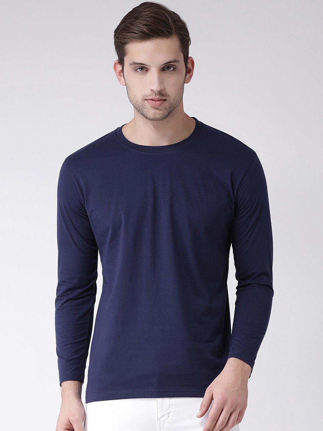

GRIFFEL Men Navy Blue Solid Round Neck T-shirt