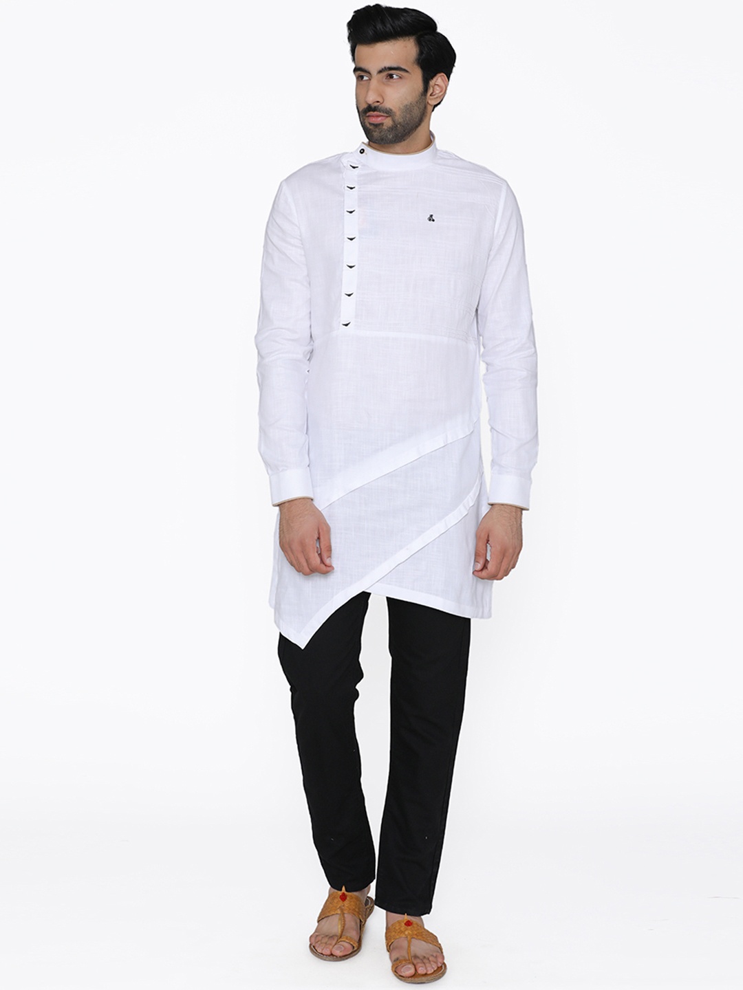 

Manyavar Men White Solid Straight Kurta