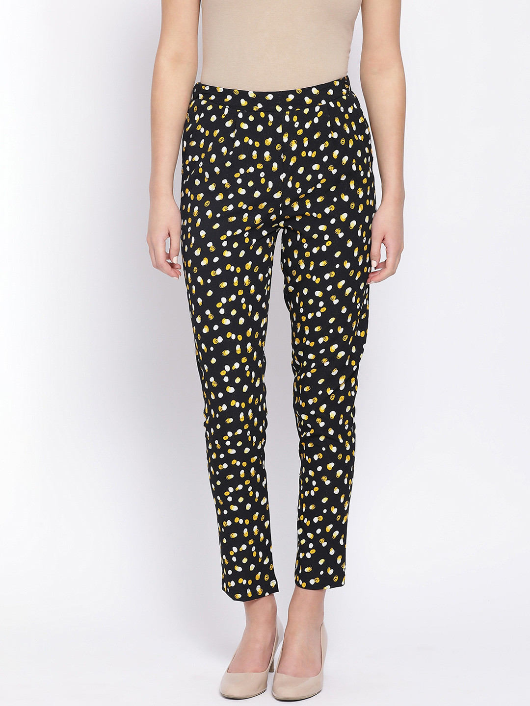 

Oxolloxo Women Black & Yellow Regular Fit Printed Regular Trousers