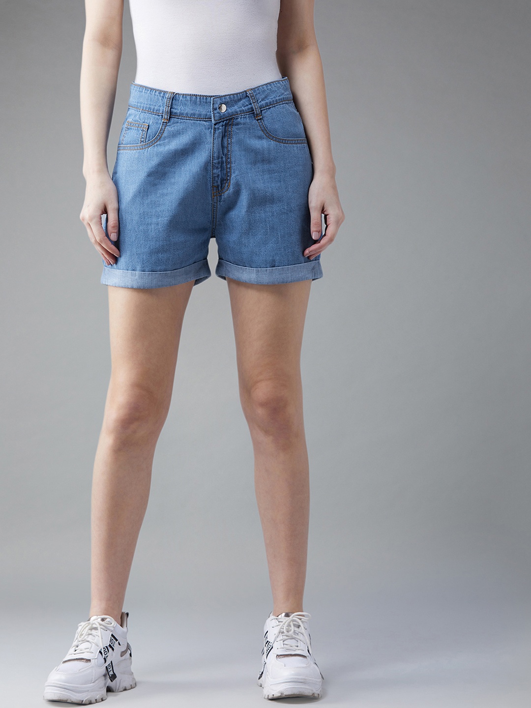 

DOLCE CRUDO Women Blue Solid Regular Fit Denim Shorts