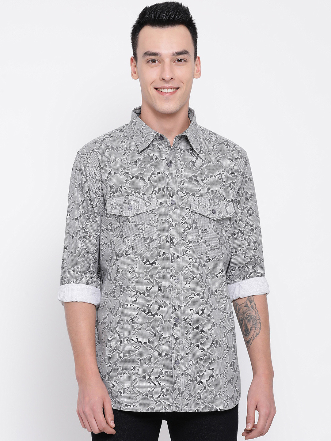 

Oxolloxo Men Grey Snake Skin Printed Casual Shirt