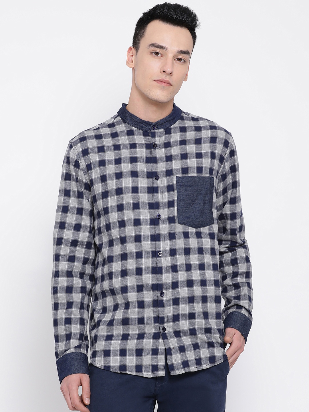 

Oxolloxo Men Navy Blue & Grey Regular Fit Checked Casual Shirt