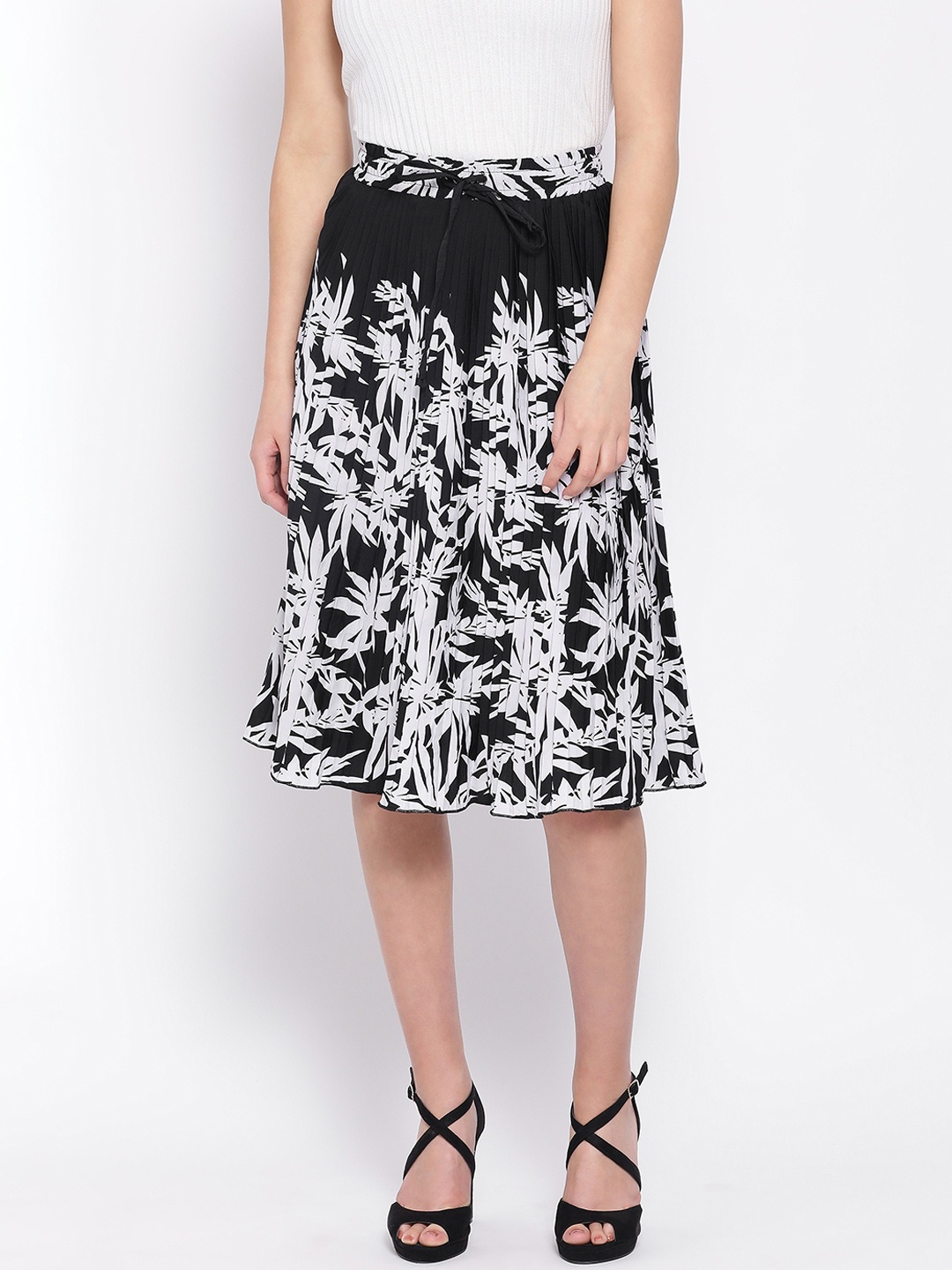 

Oxolloxo Women Black & White Floral-Printed A-Line Midi Skirt