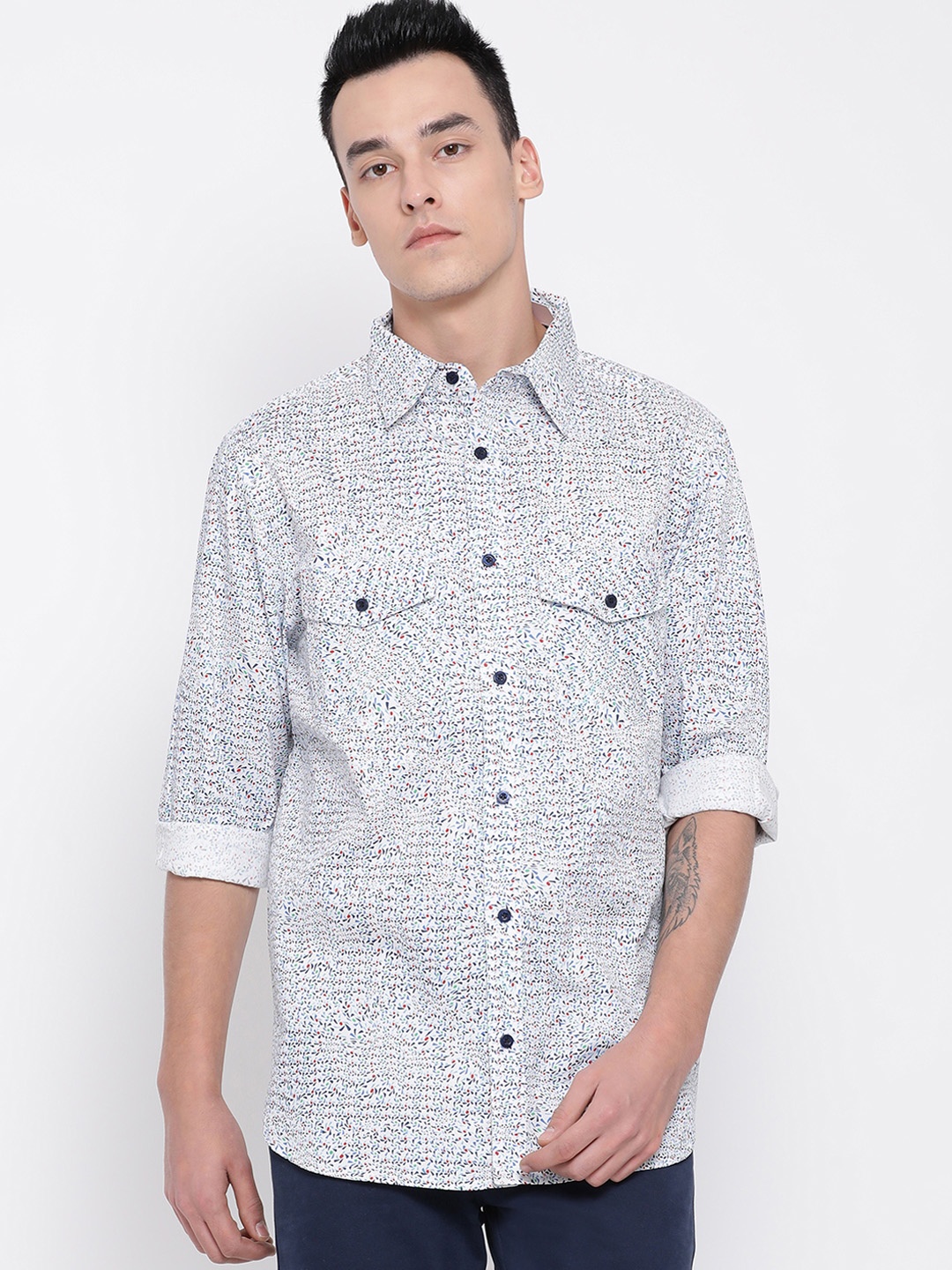 

Oxolloxo Men White & Blue Regular Fit Printed Casual Shirt