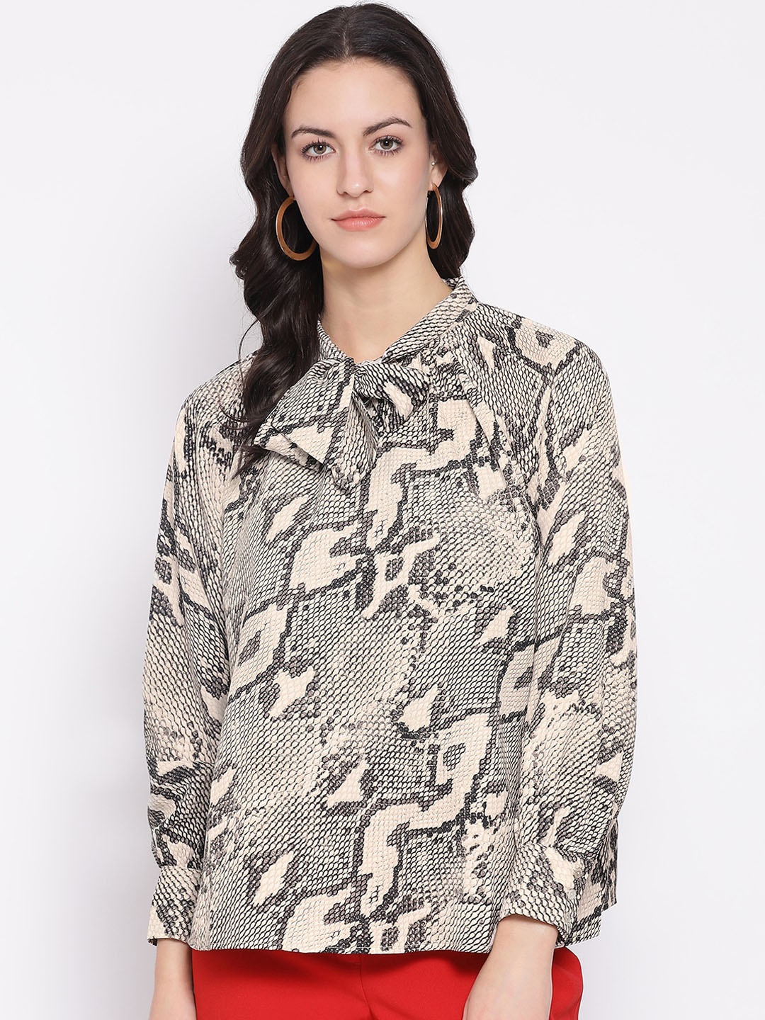 

Oxolloxo Women Beige & Black Snakeskin Printed Top