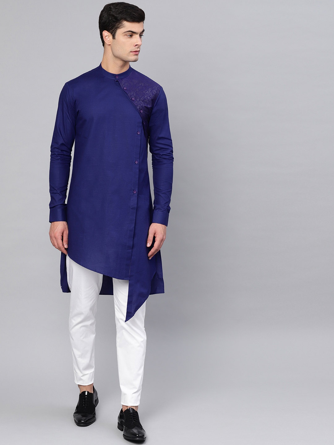 See Designs Men Blue & White Printed Kurta with Trousers