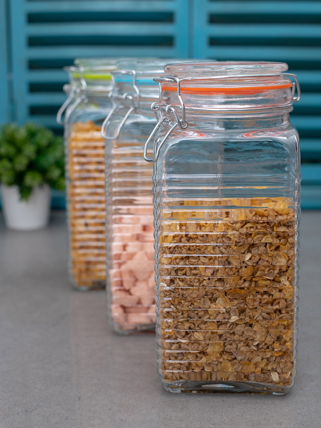 

GOODHOMES Set of 3 Transparent Glass Jars with Airtight Swing Cap