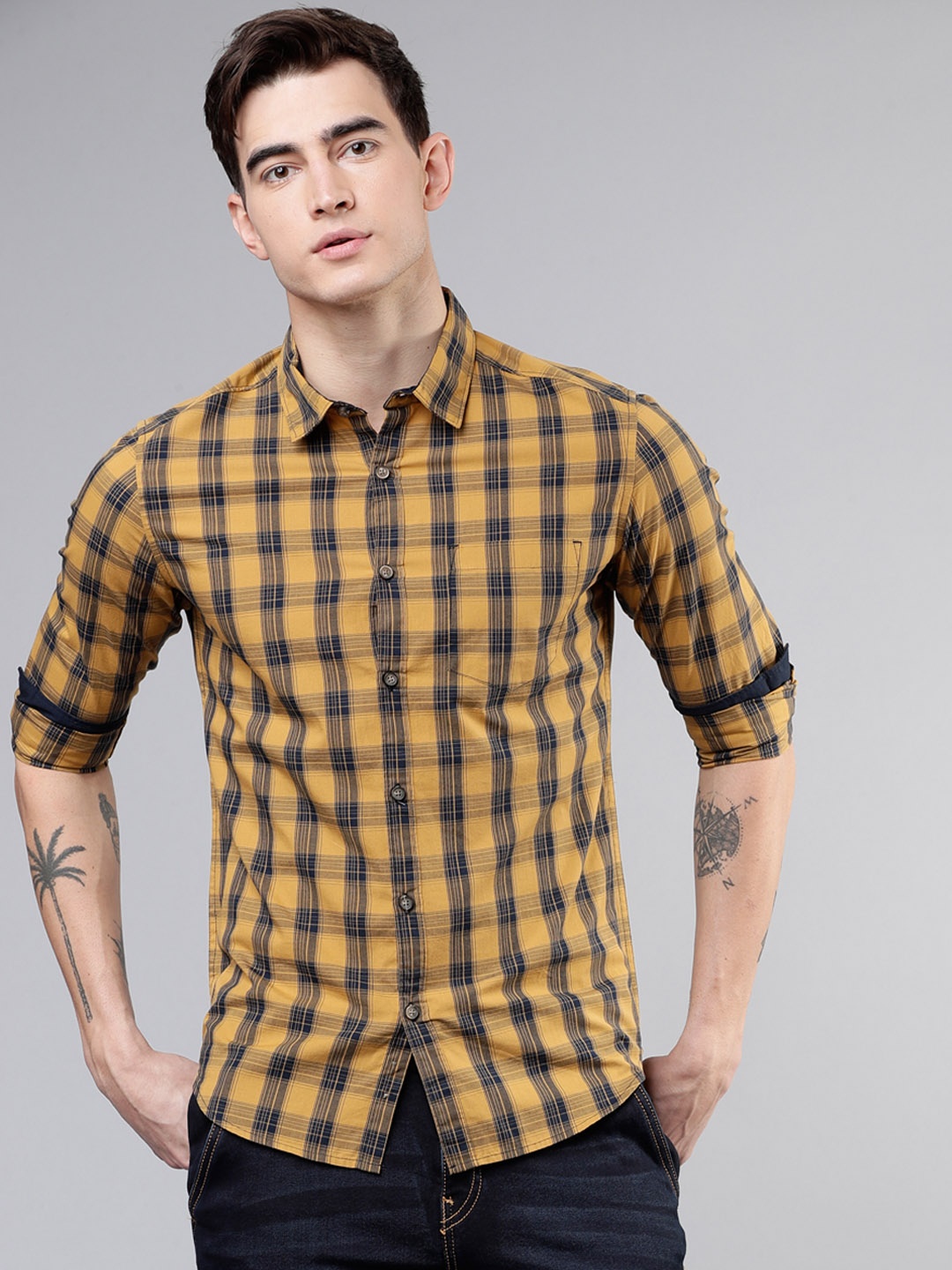 

HIGHLANDER Men Khaki & Navy Blue Slim Fit Checked Casual Shirt