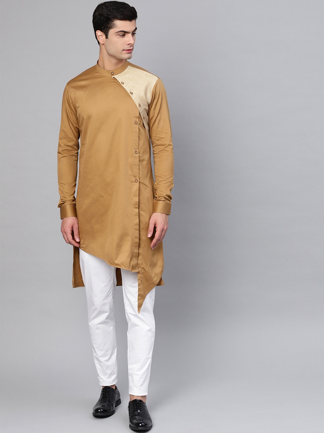 

See Designs Men Khaki & White Colourblocked Kurta with Trousers