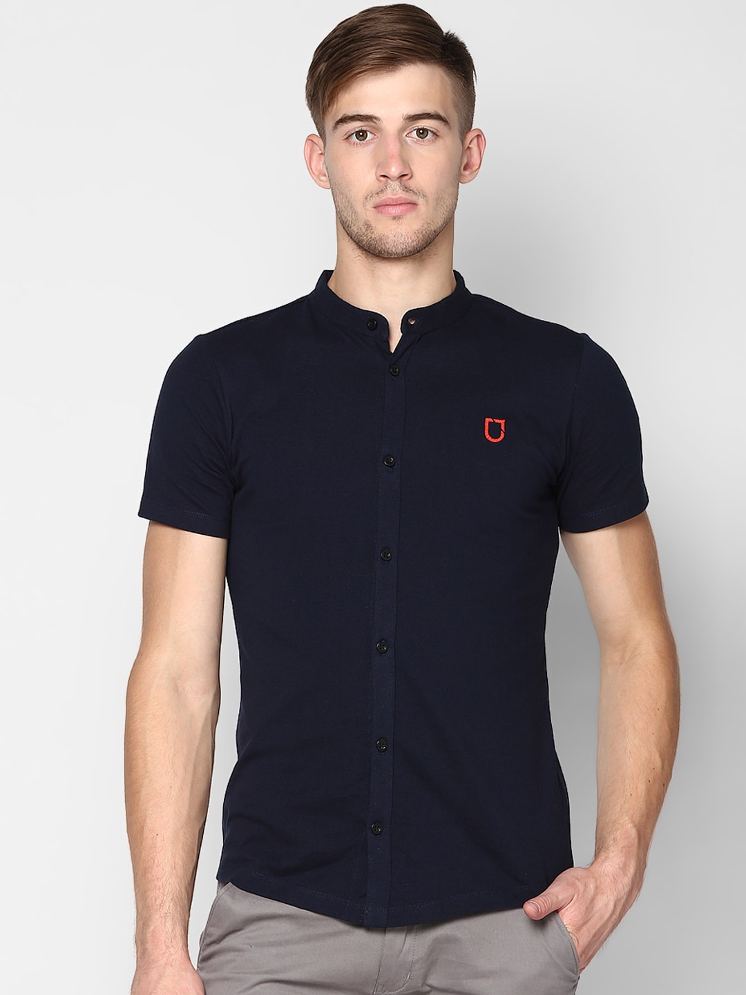 Urbano Fashion Men Navy Blue Slim Fit Solid Casual Shirt