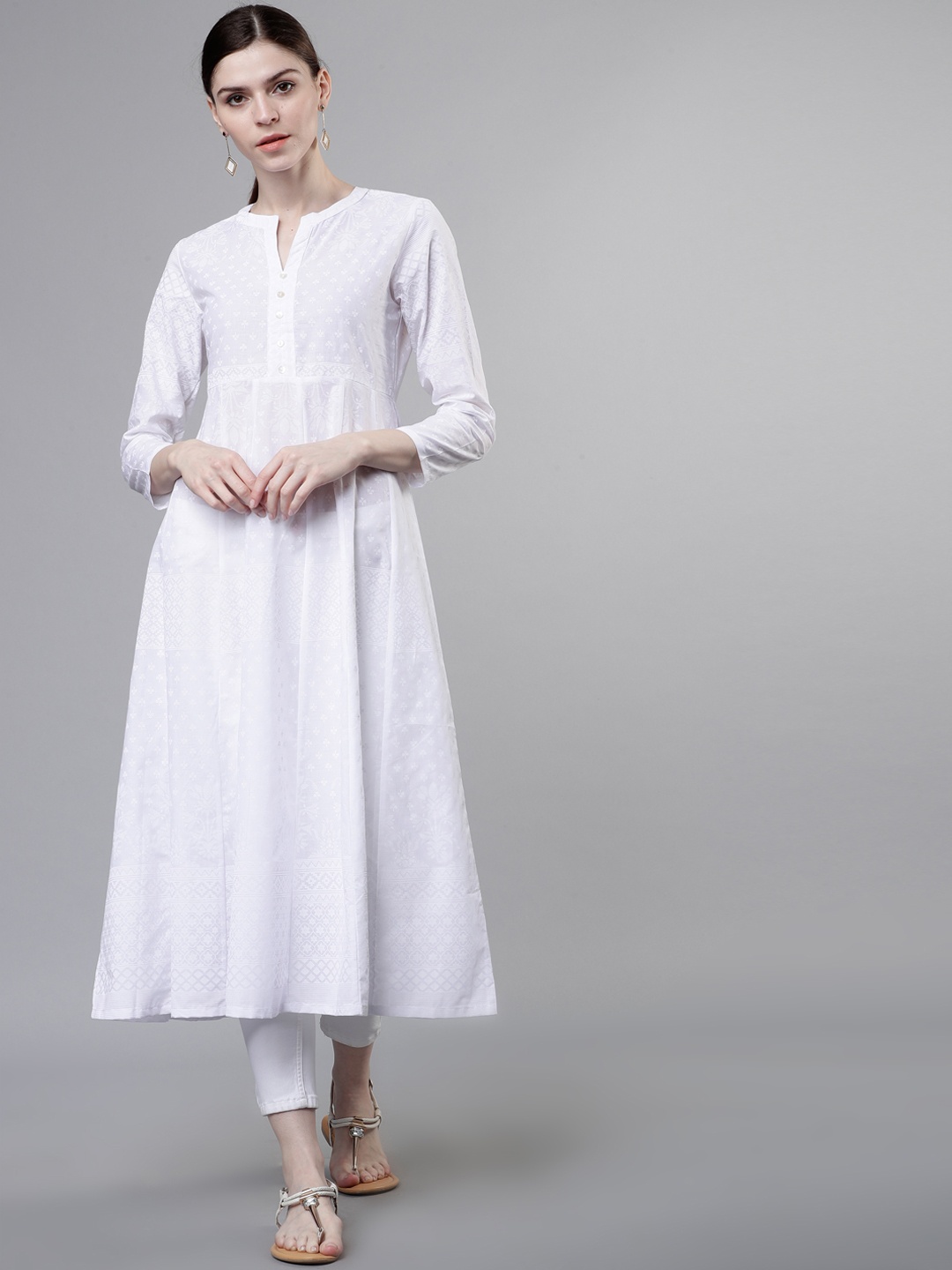 

Vishudh Women White Floral Printed A-Line Kurta