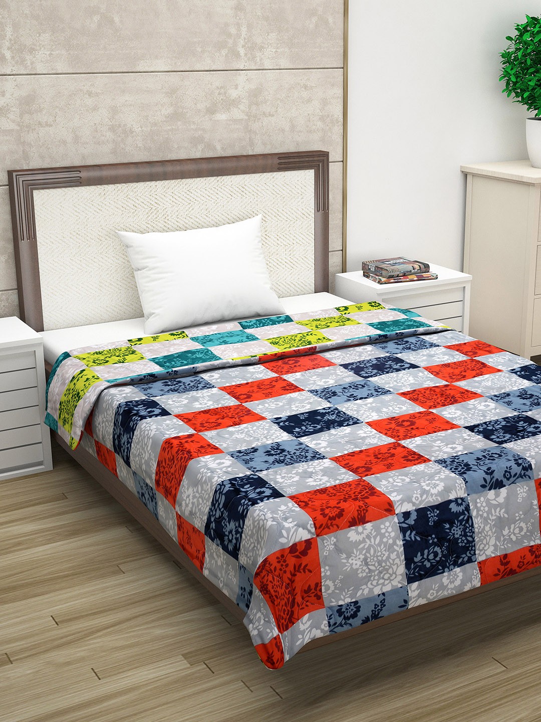 

Divine Casa Red & Turquoise Blue Geometric AC Room 110 GSM Single Bed Comforter
