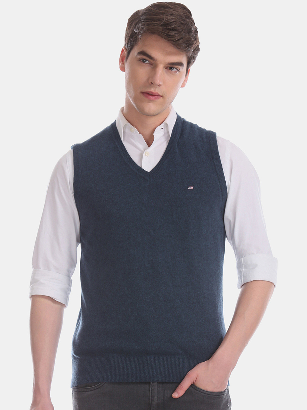

Arrow Sport Men Navy Blue Solid Woollen Sweater Vest