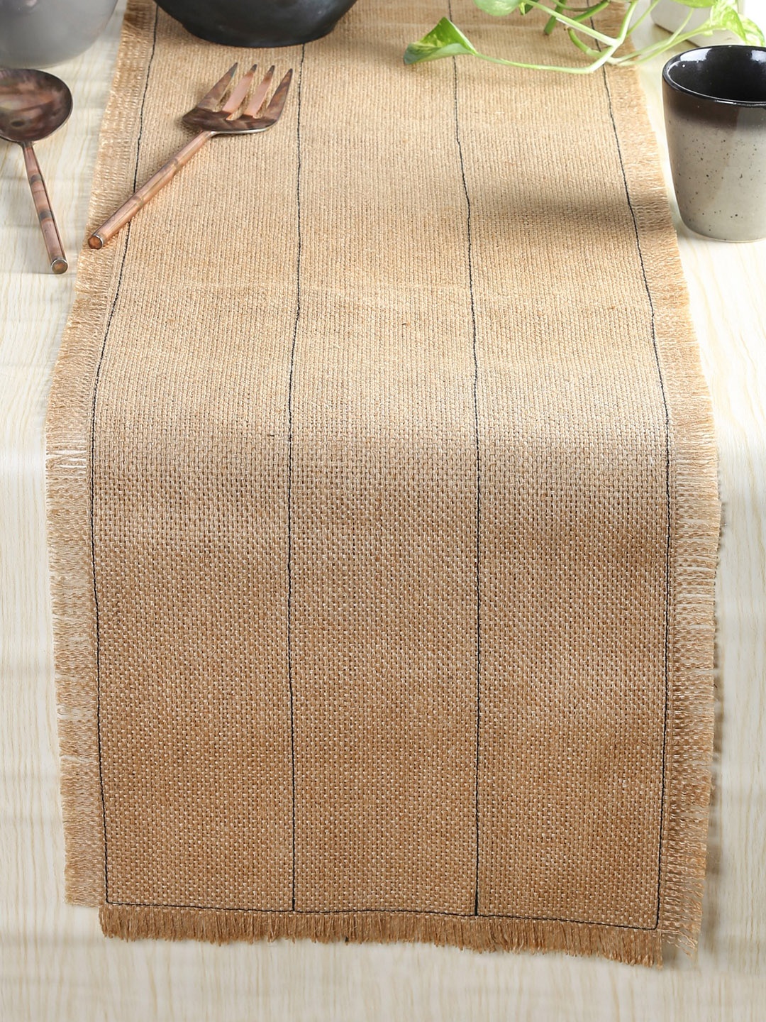 

House This Nalikeram Beige Solid Table Runner
