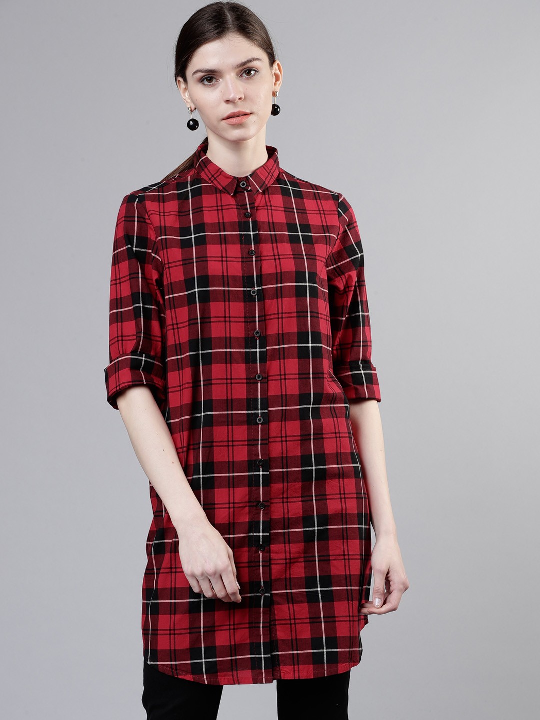 

Tokyo Talkies Women Red & Black Regular Fit Yarn Dyed Checked Longline Casual Shirt