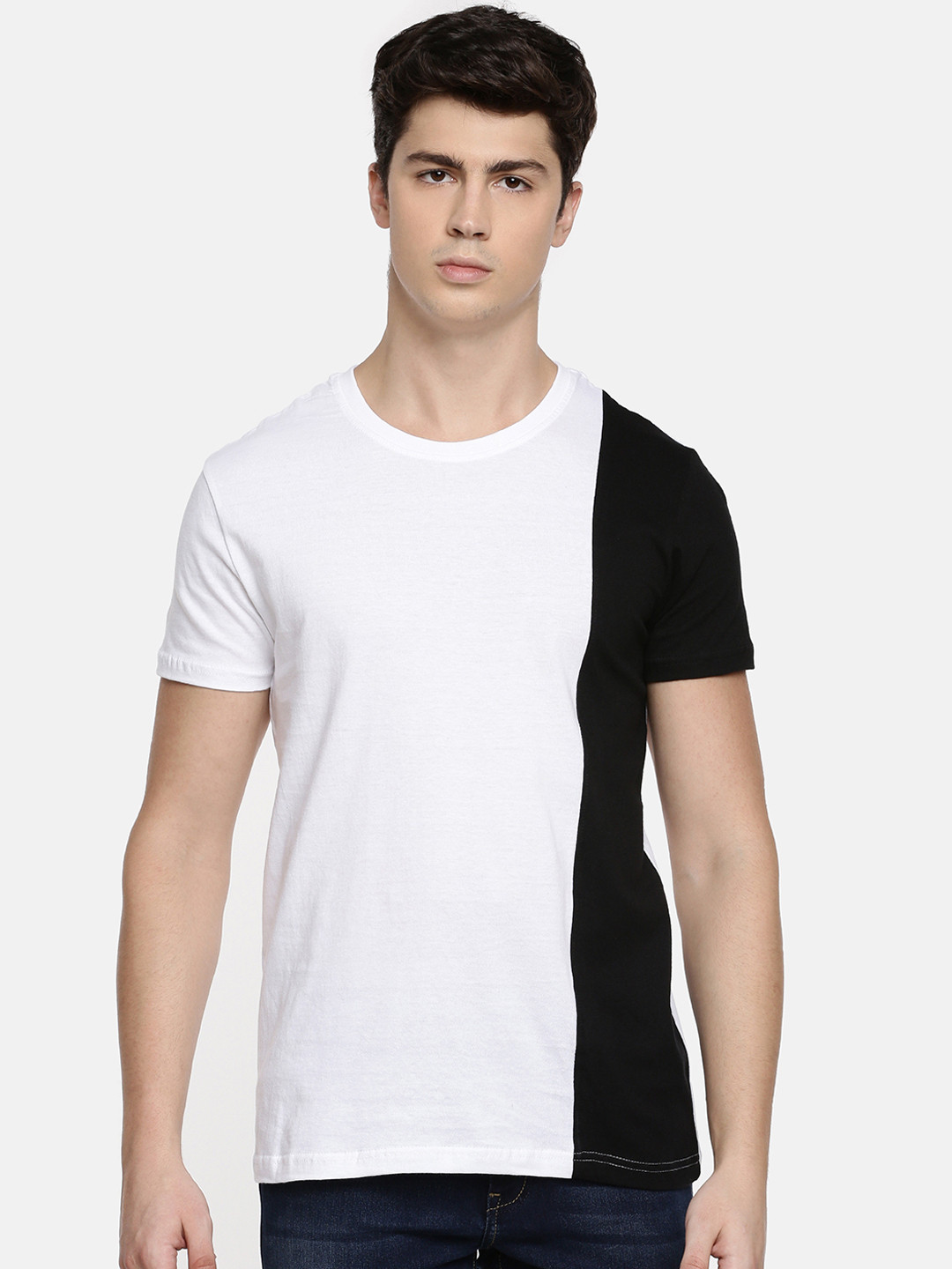 

BLISTON Men White & Black Colourblocked Round Neck T-shirt