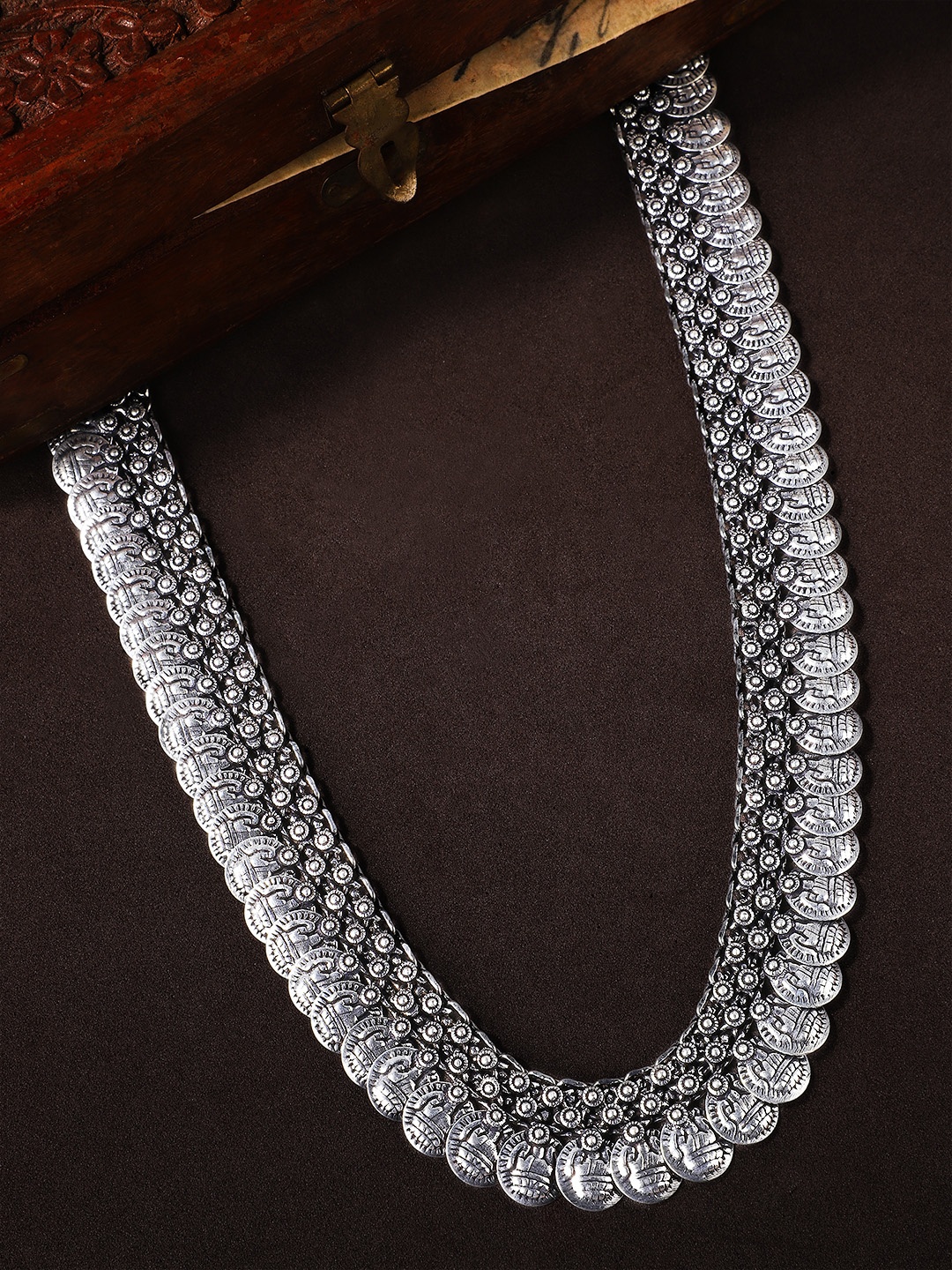 

Rubans Women Oxidised Silver Plated Necklace