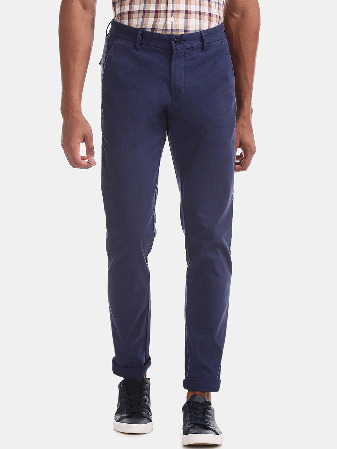 

Arrow Sport Men Blue Relaxed Slim Fit Solid Chinos