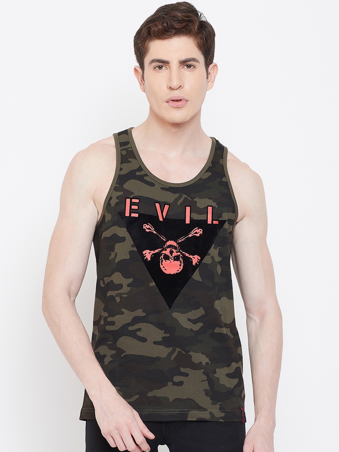 

PUNK Men Olive Green Camouflage Printed Scoop Neck T-shirt