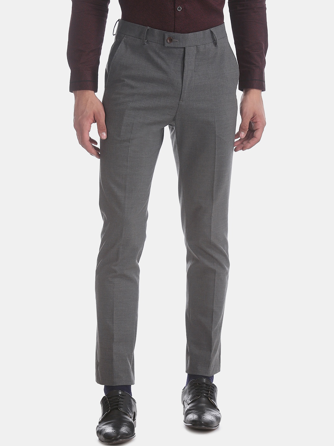 

Arrow Men Grey Tapered Fit Solid Formal Trousers
