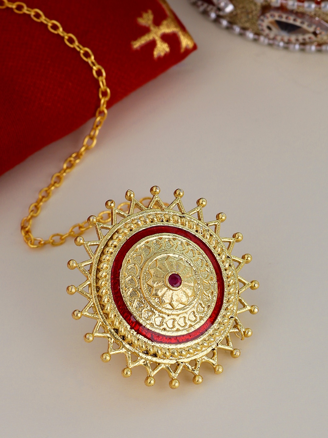

Voylla Red Gold-Plated & Maroon Enamelled Handcrafted Maangtika