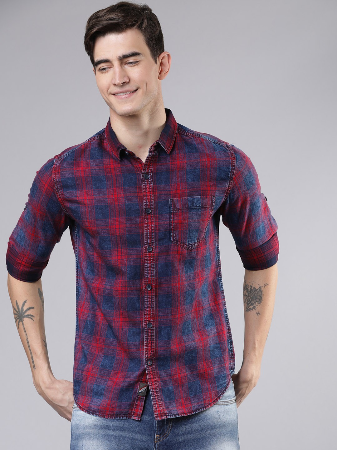 

LOCOMOTIVE Men Blue & Red Slim Fit Yarn Dyed Checked Casual Shirt