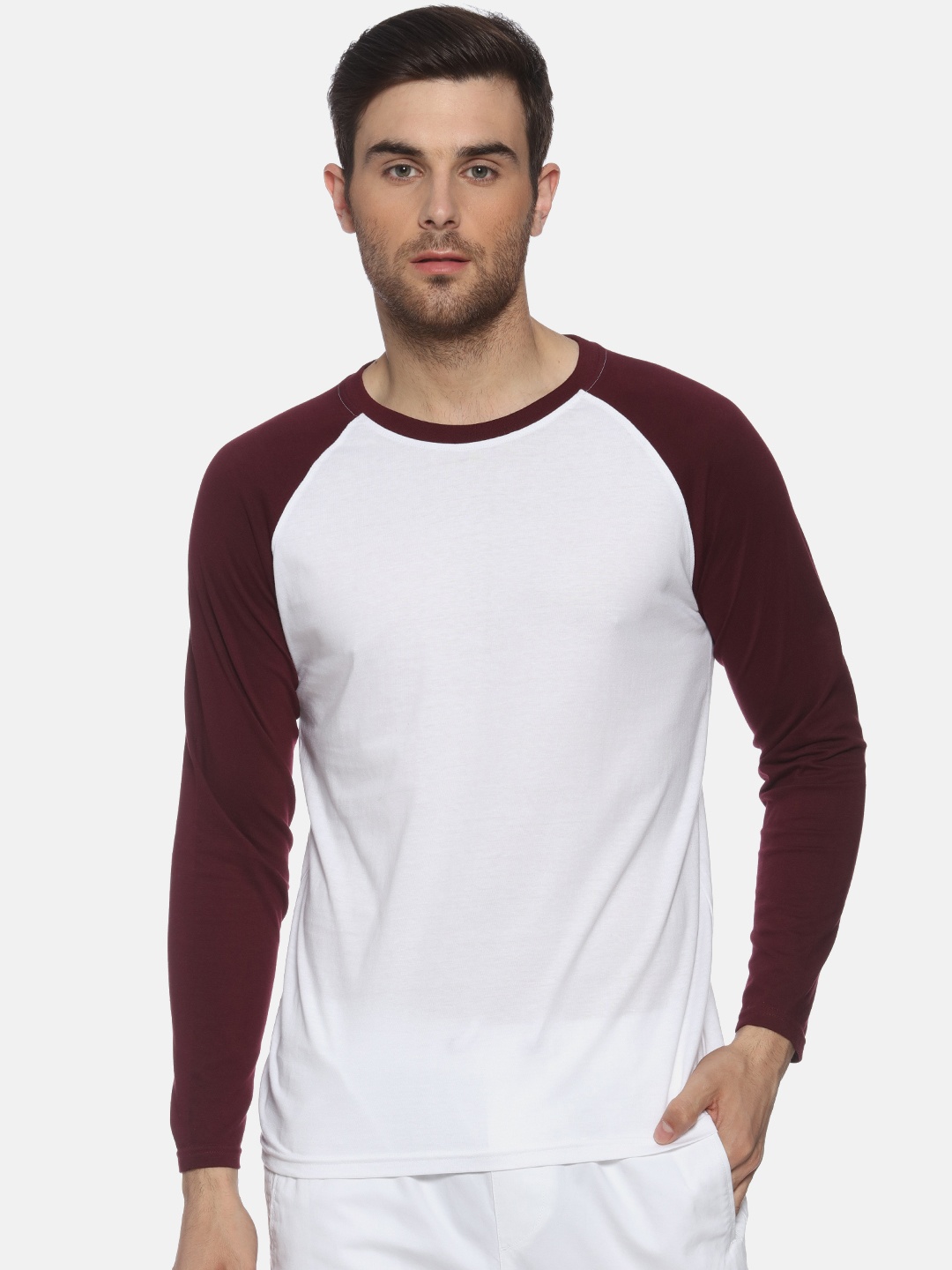 

FIDO DIDO Men White Maroon Solid Slim Fit Round Neck Pure Cotton T-shirt