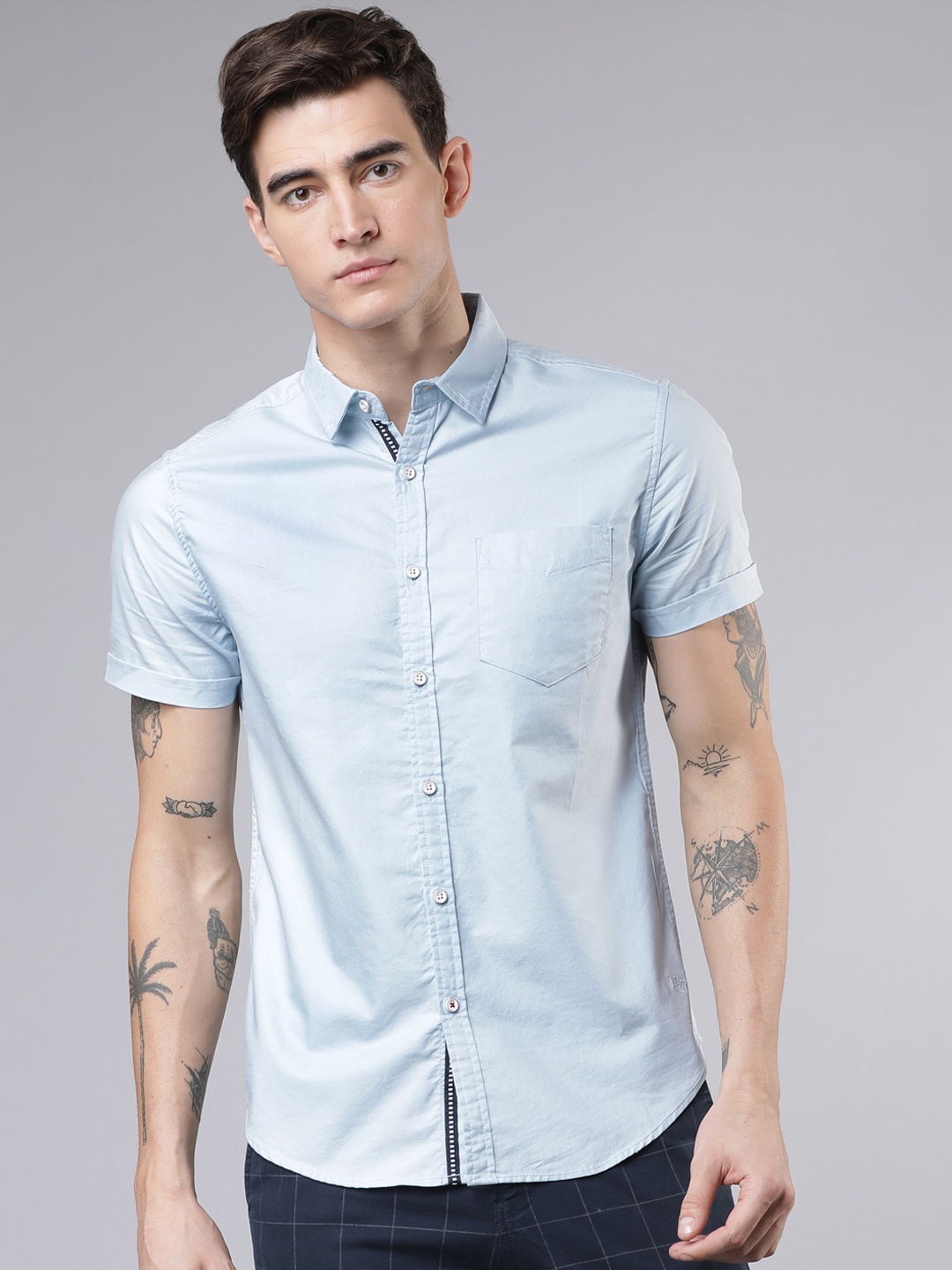 

LOCOMOTIVE Men Blue Slim Fit Solid Casual Shirt