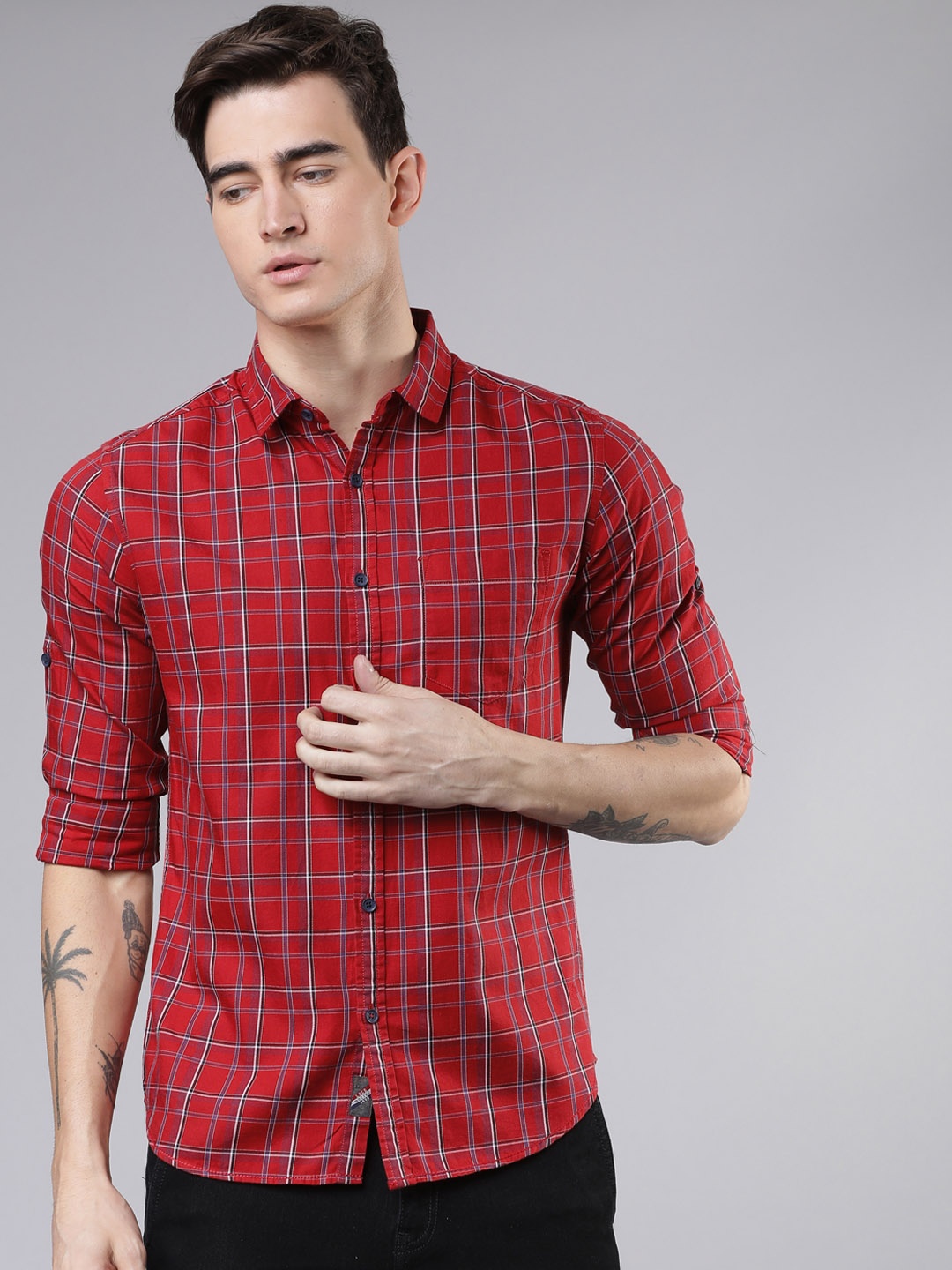 

LOCOMOTIVE Men Red & Navy Blue Slim Fit Yarn Dyed Checked Casual Shirt