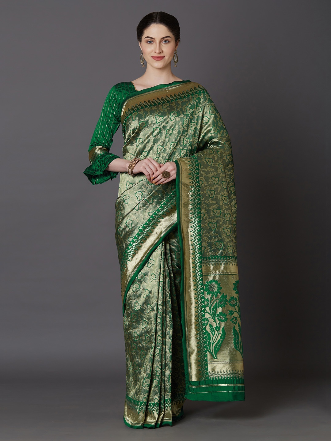 

Mitera Green & Gold-Toned Silk Blend Woven Design Kanjeevaram Saree