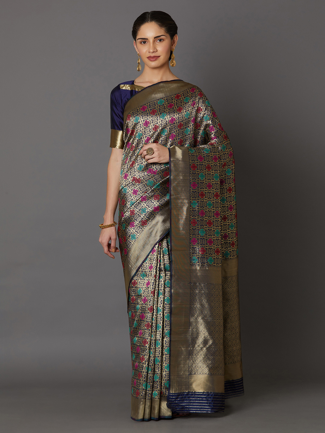 

Mitera Navy Blue & Gold-Toned Silk Blend Woven Design Kanjeevaram Saree