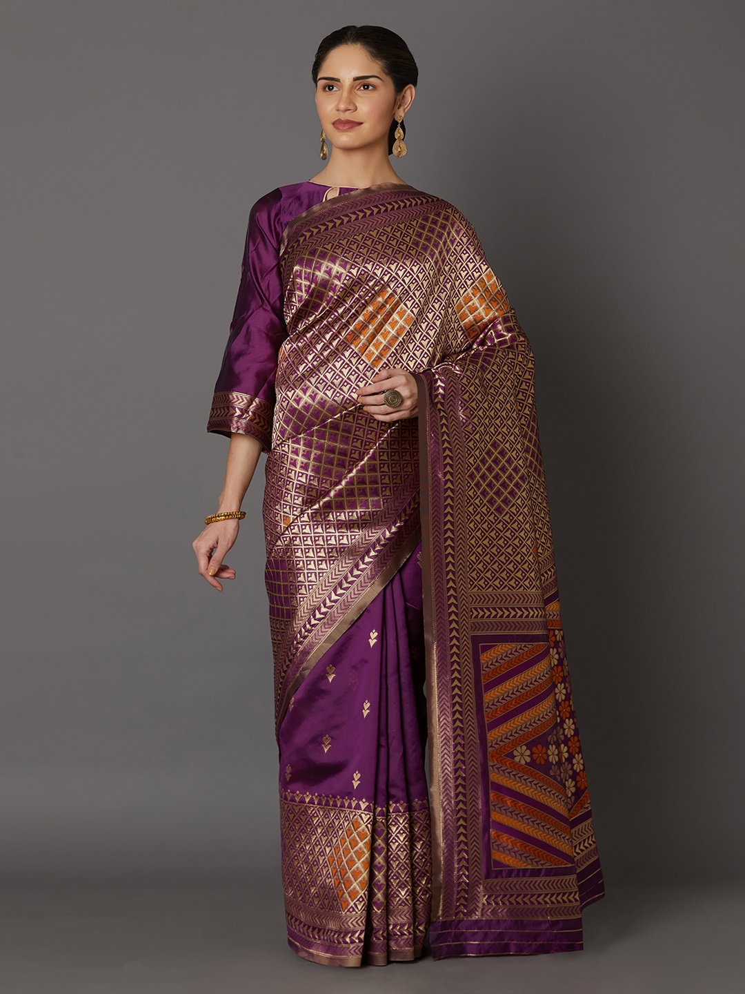 

Mitera Purple & Gold-Toned Silk Blend Woven Design Kanjeevaram Saree