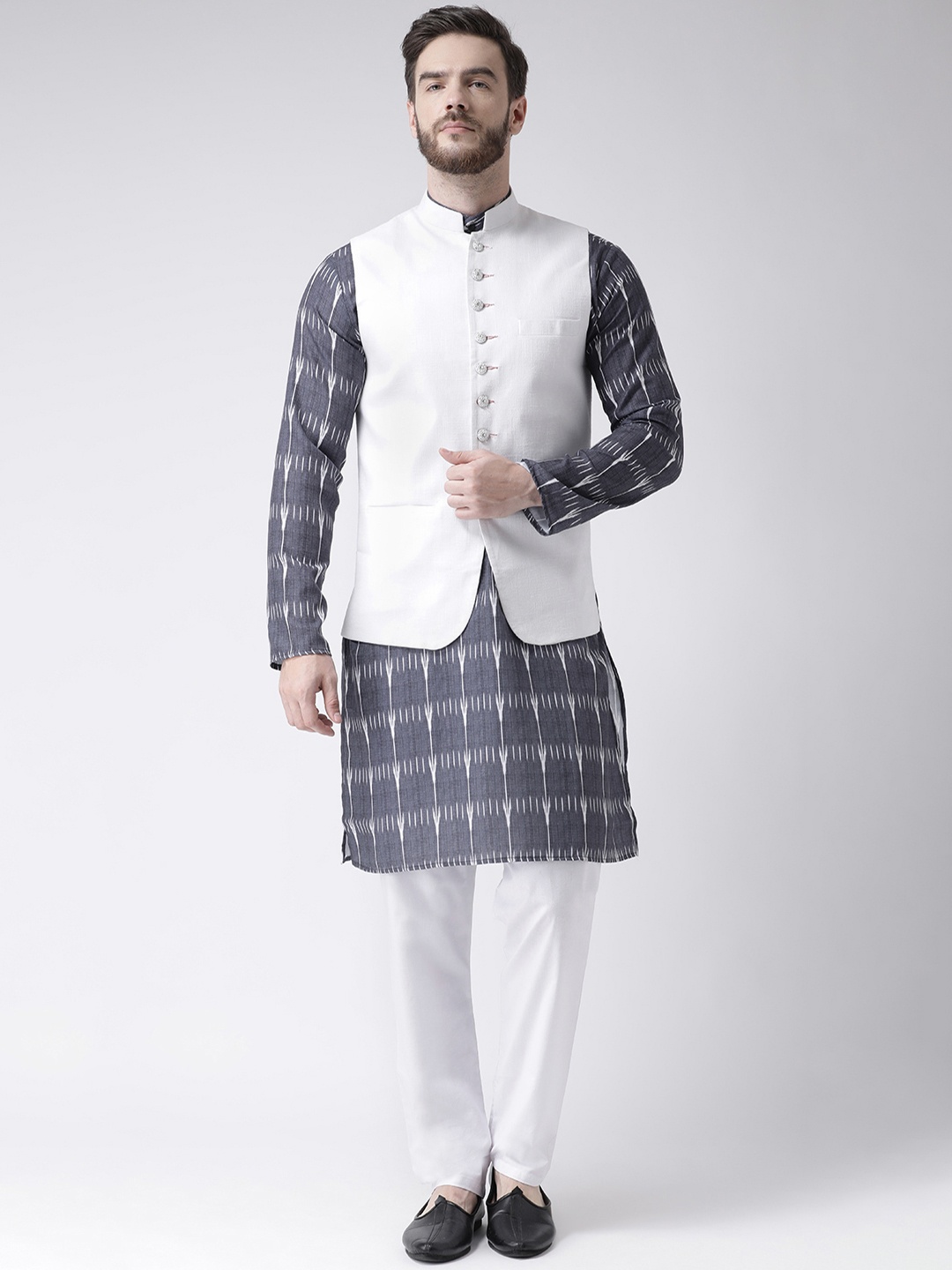 Hangup Men Grey & White Solid Kurta with Pyjamas & Nehru Jacket