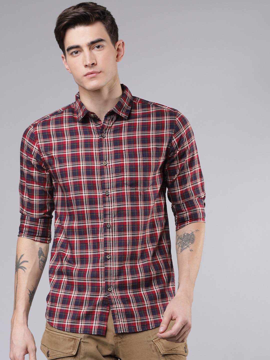 

HIGHLANDER Men Red & Navy Blue Slim Fit Checked Casual Shirt