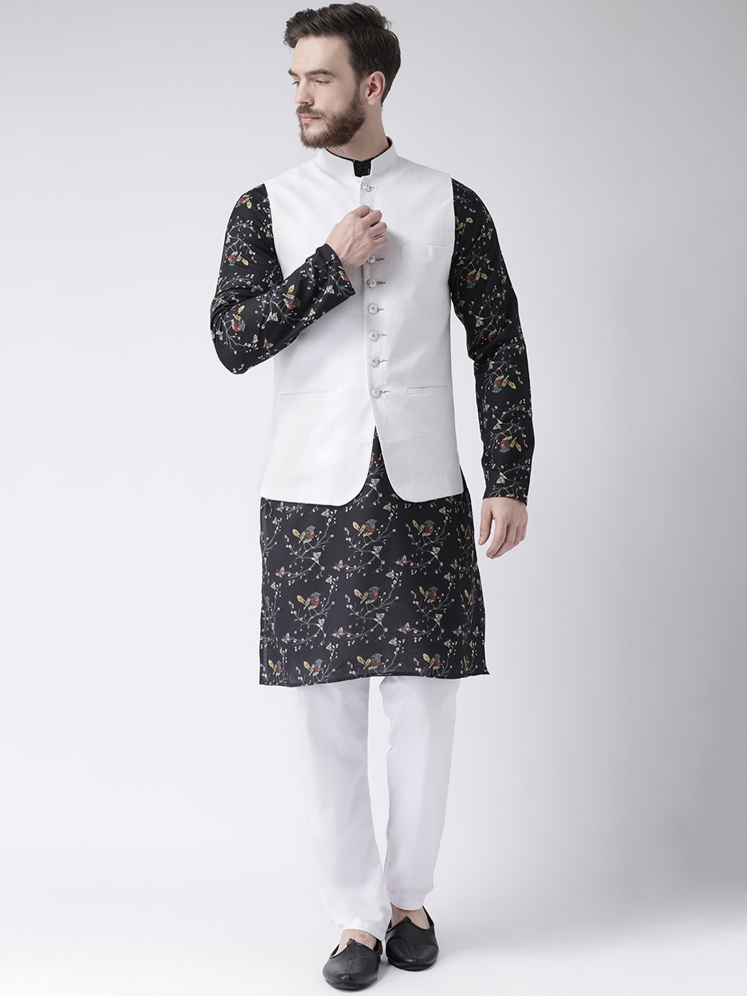 

Hangup Men Black & White Printed Kurta with Pyjamas & Nehru Jacket