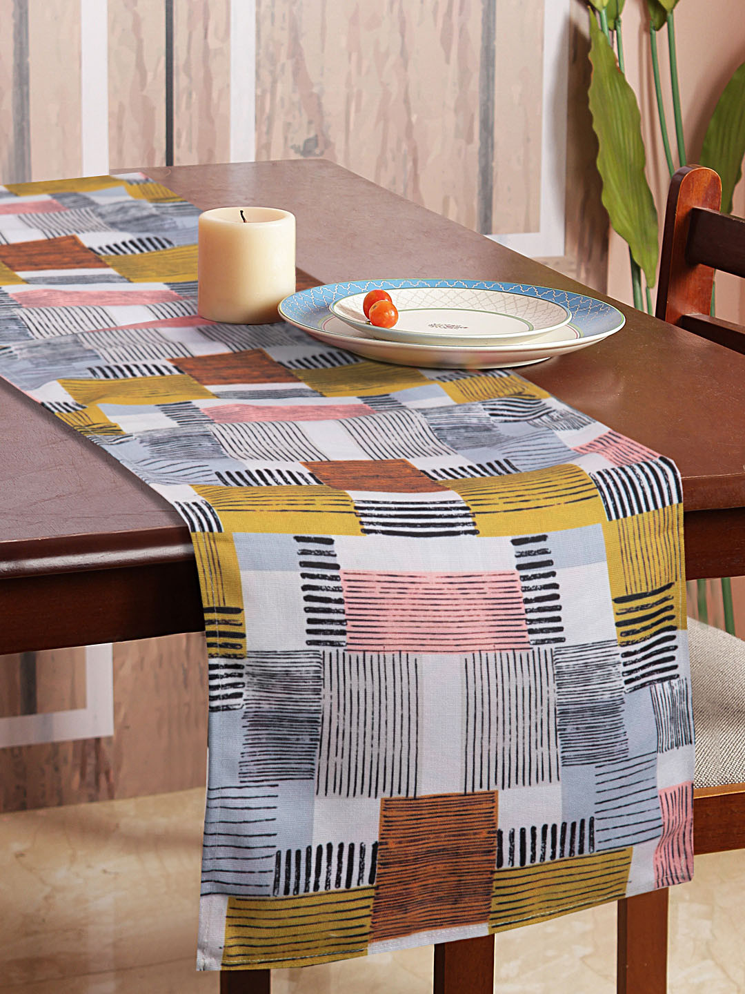 

HOUZZCODE White & Black Printed Rectangular Table Runner