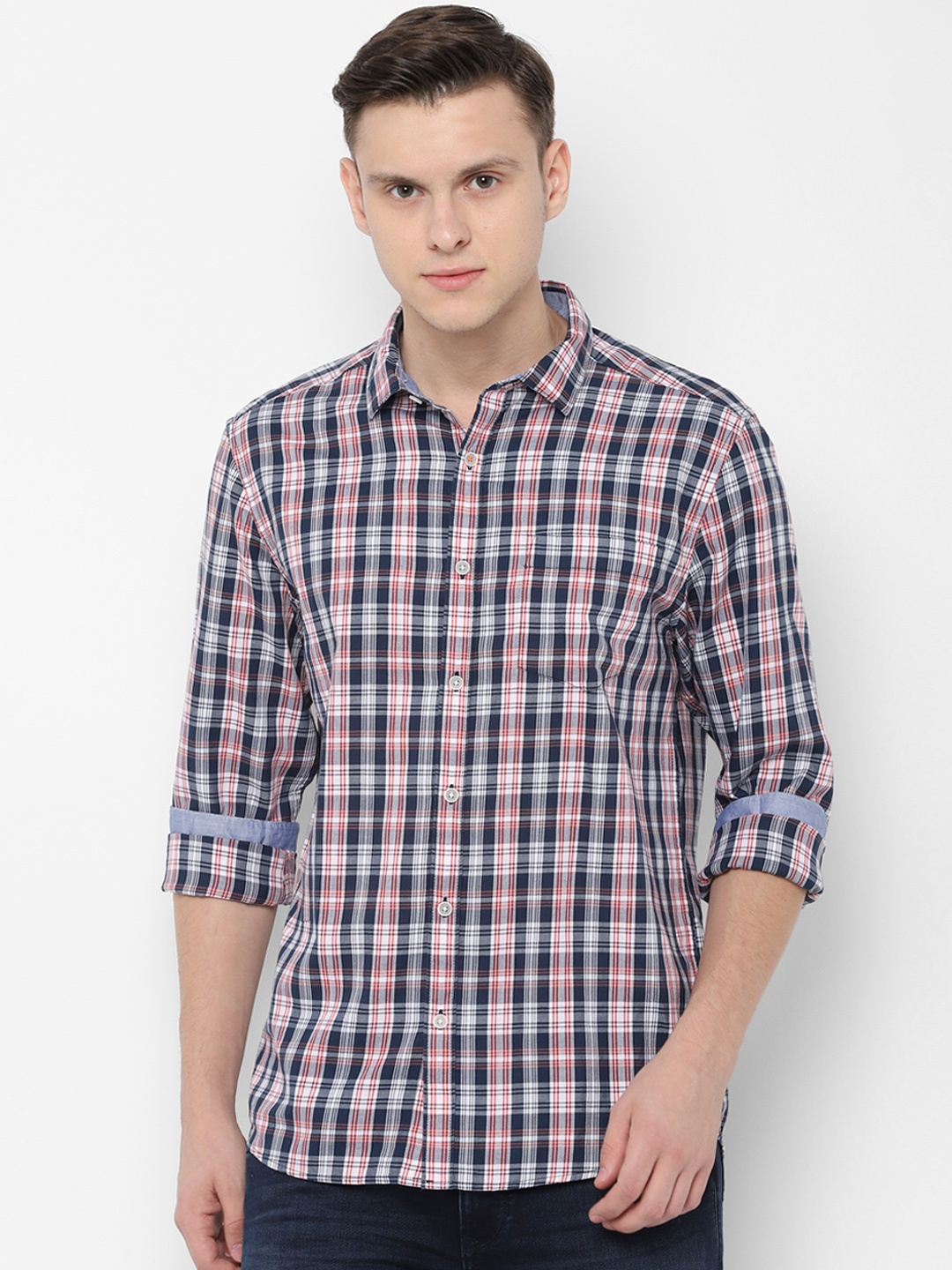 

People Men Blue & White Regular Fit Checked Casual Shirt