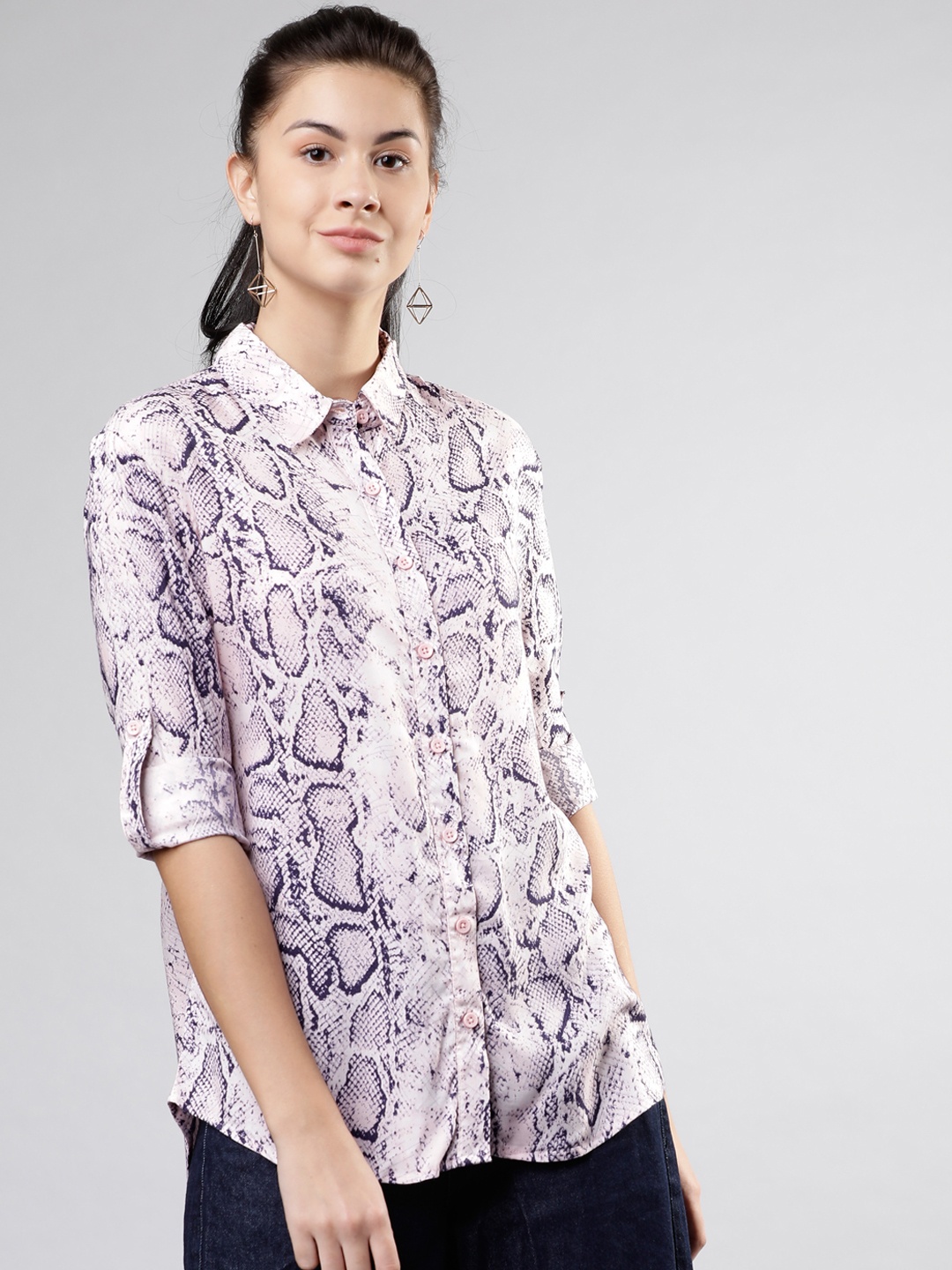 

Tokyo Talkies Women Pink & Off-White Regular Fit Printed Casual Shirt