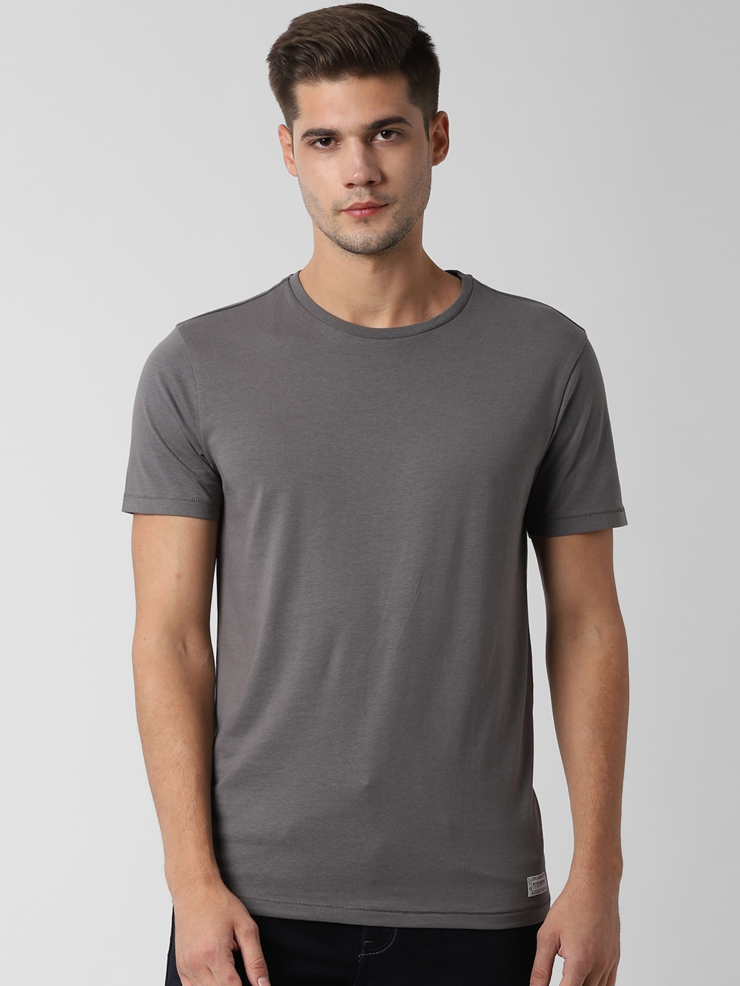 

Peter England Casuals Men Grey Solid Round Neck Slim Fit T-shirt