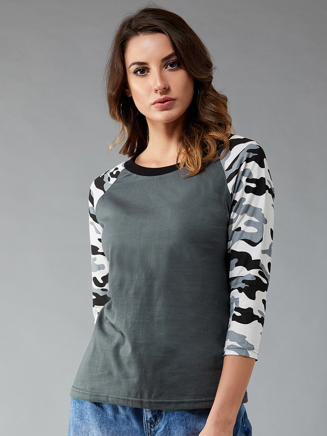 

DOLCE CRUDO Women Charcoal Grey Printed Round Neck Pure Cotton T-shirt