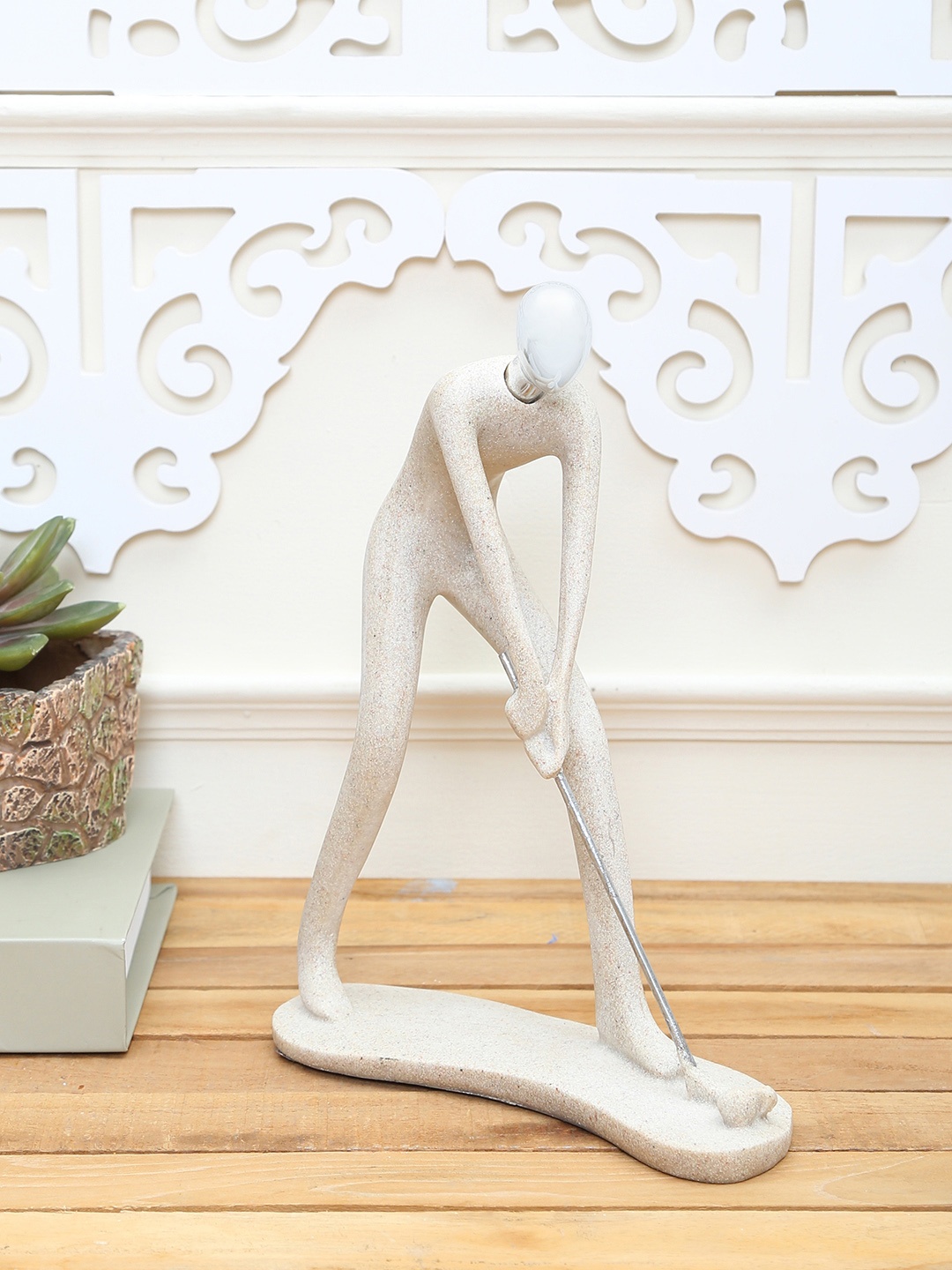 

TAYHAA Silver & Beige Golfer Figurine Showpiece