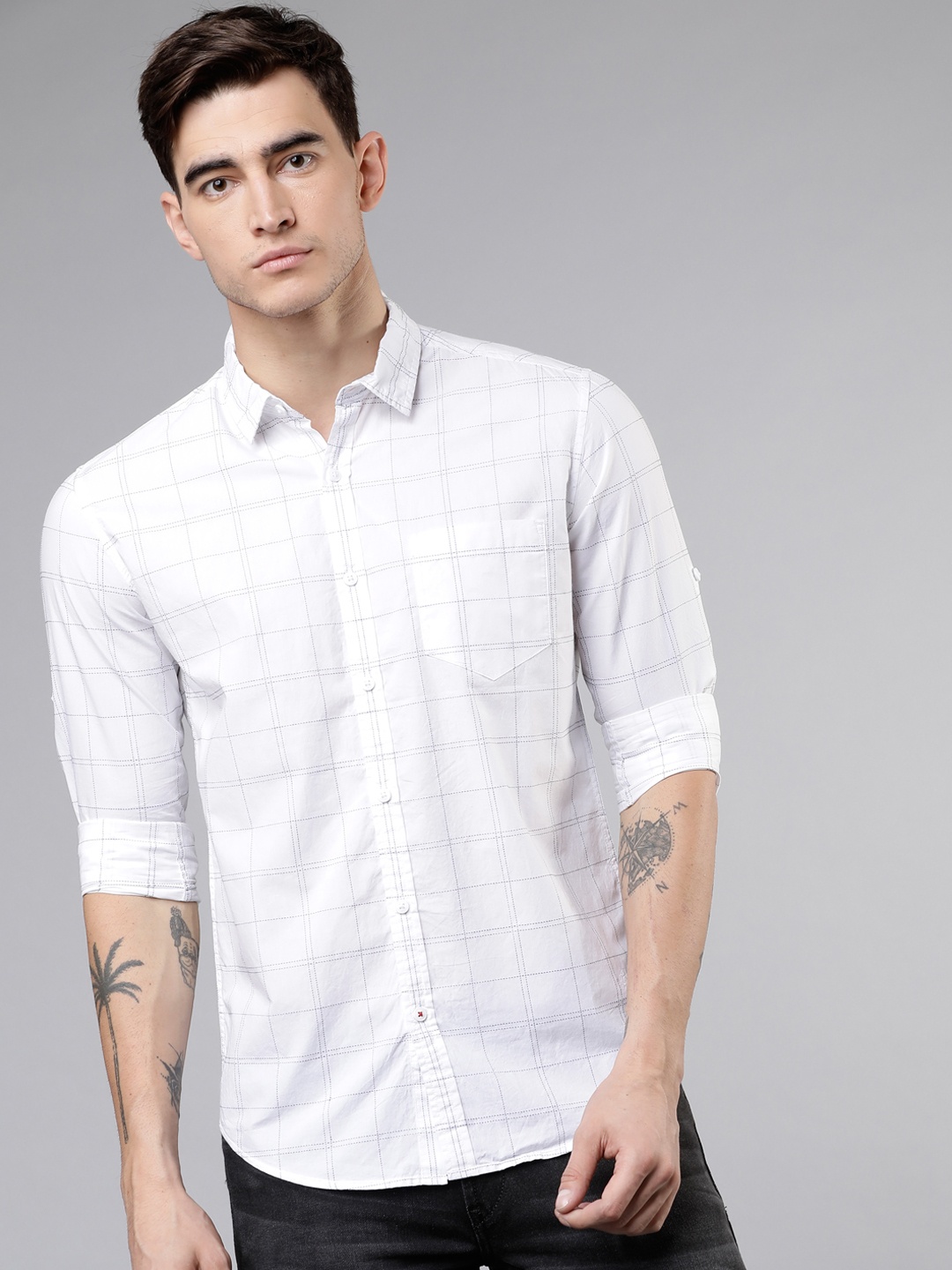 

LOCOMOTIVE Men White & Black Slim Fit Checked Casual Shirt