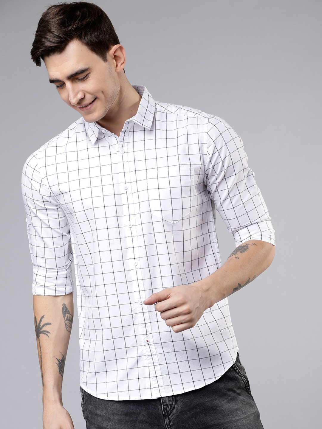 

LOCOMOTIVE Men White & Black Slim Fit Checked Casual Shirt