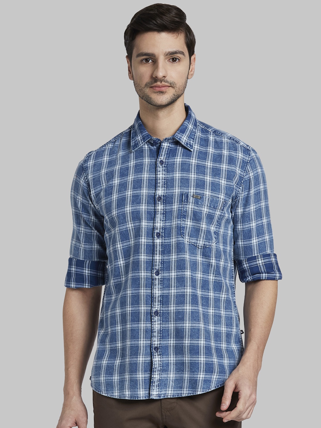 

Parx Men Blue & White Checked Slim Fit Casual Shirt