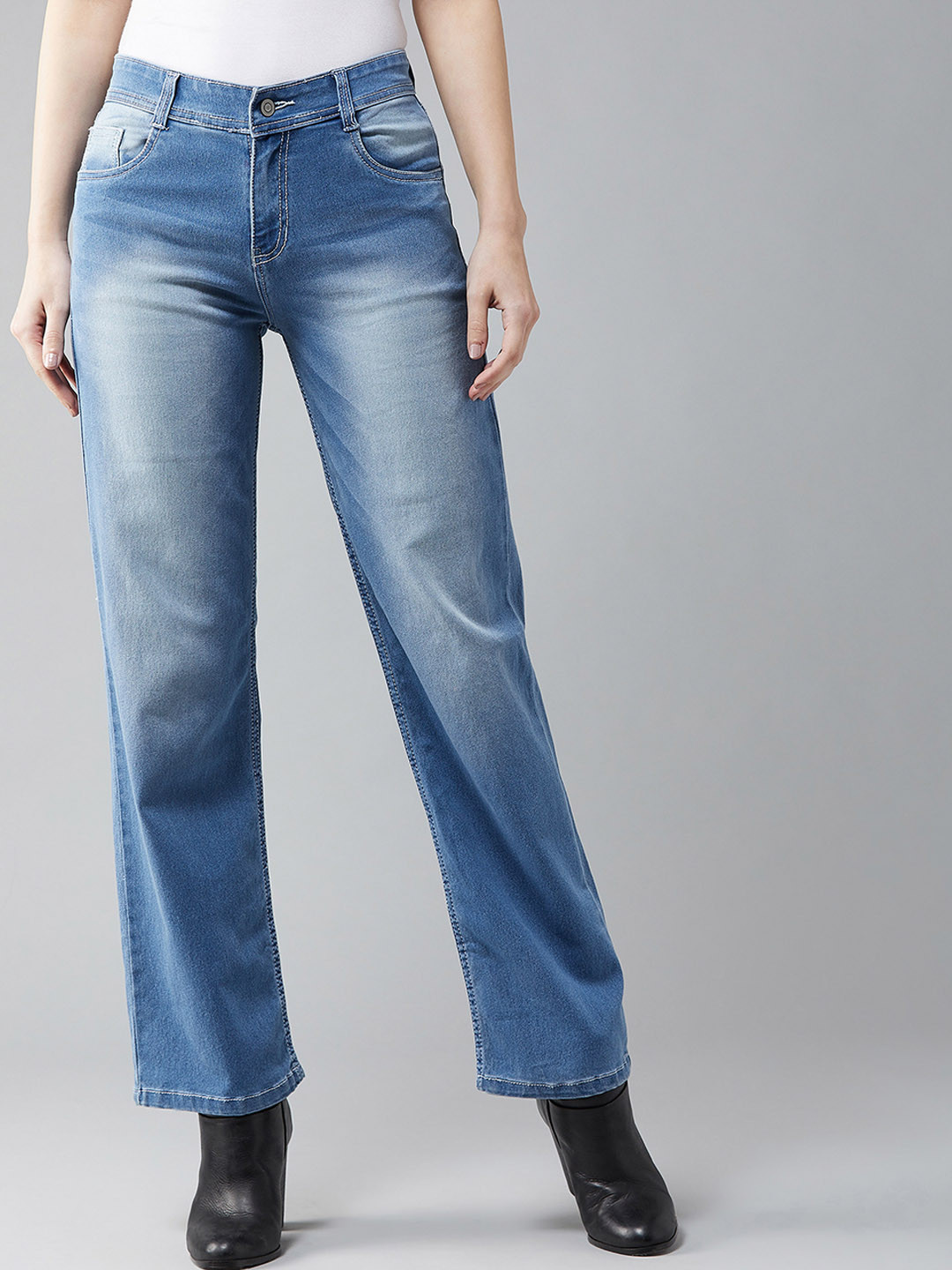 

Dolce Crudo Women Light Weight Blue Relaxed Fit Mid-Rise Clean Look Stretchable Jeans
