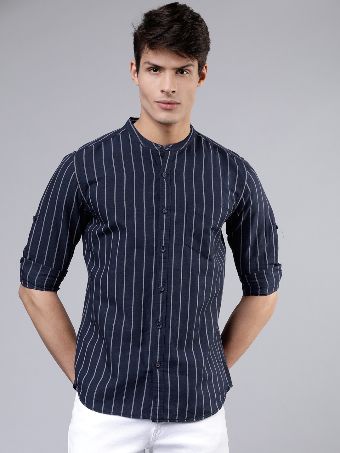 

LOCOMOTIVE Men Navy Blue & White Slim Fit Striped Casual Shirt