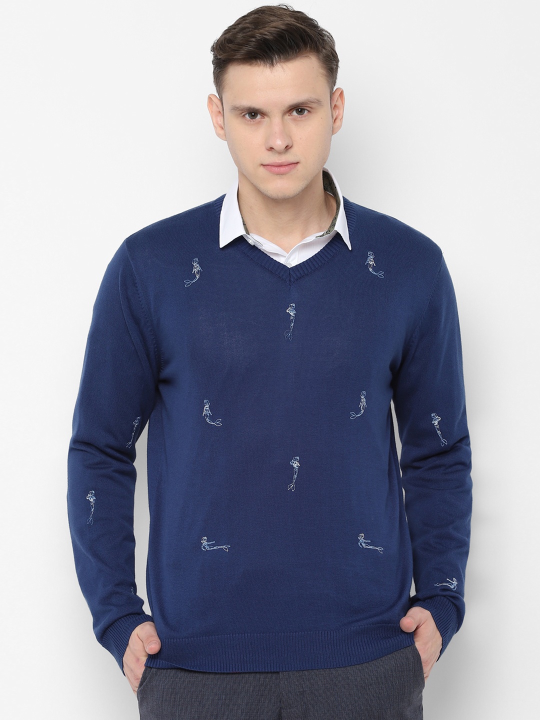 

SIMON CARTER LONDON Men Navy Blue Self Design Sweater